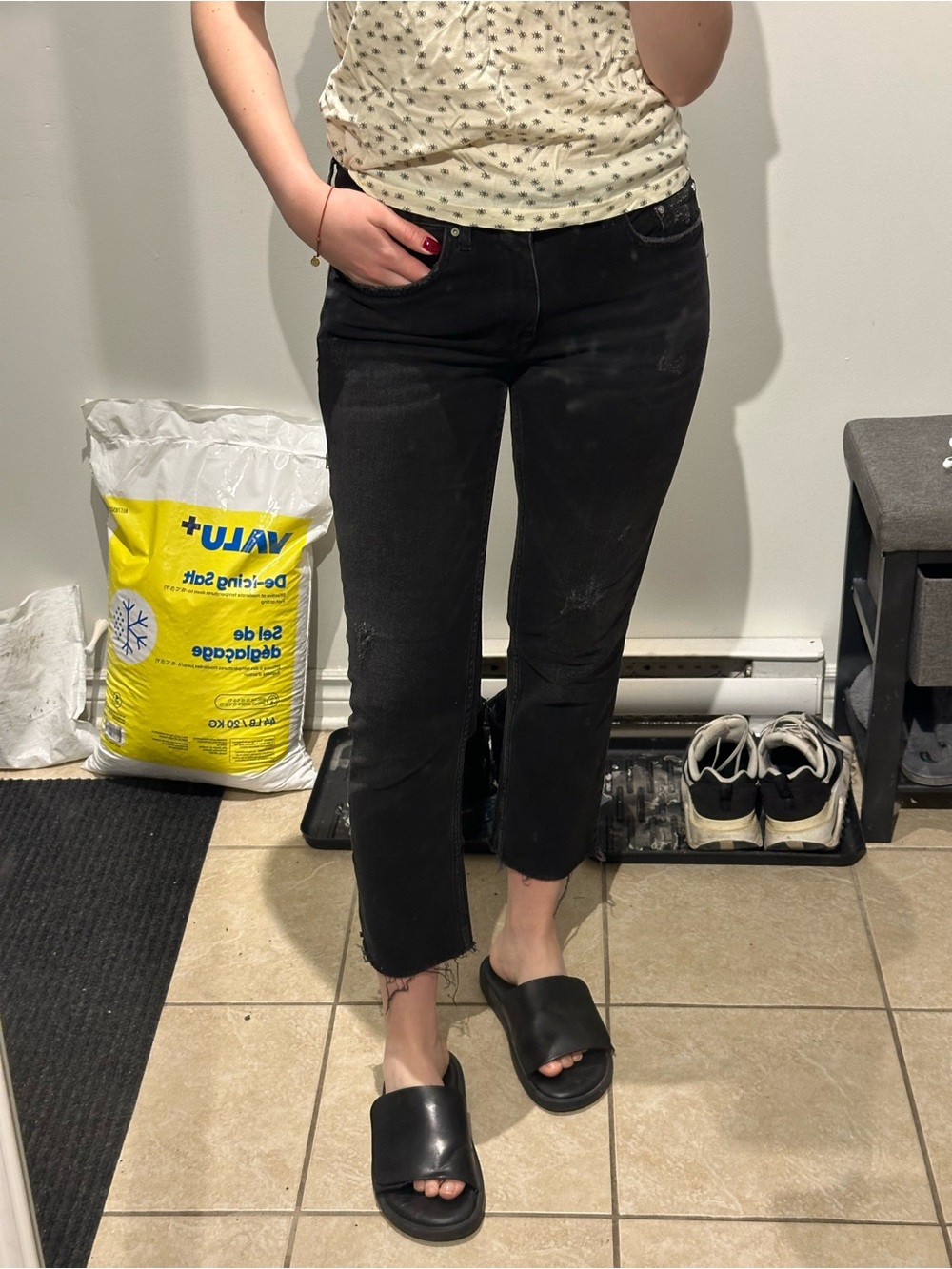 Zara Black Cropped Straight-Leg Jeans